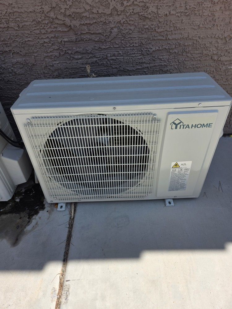 Like new condition Yita 18k BTU mini split