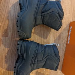 Size 5T Snow Boots