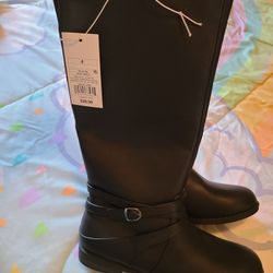 Girl Boots Sz 4
