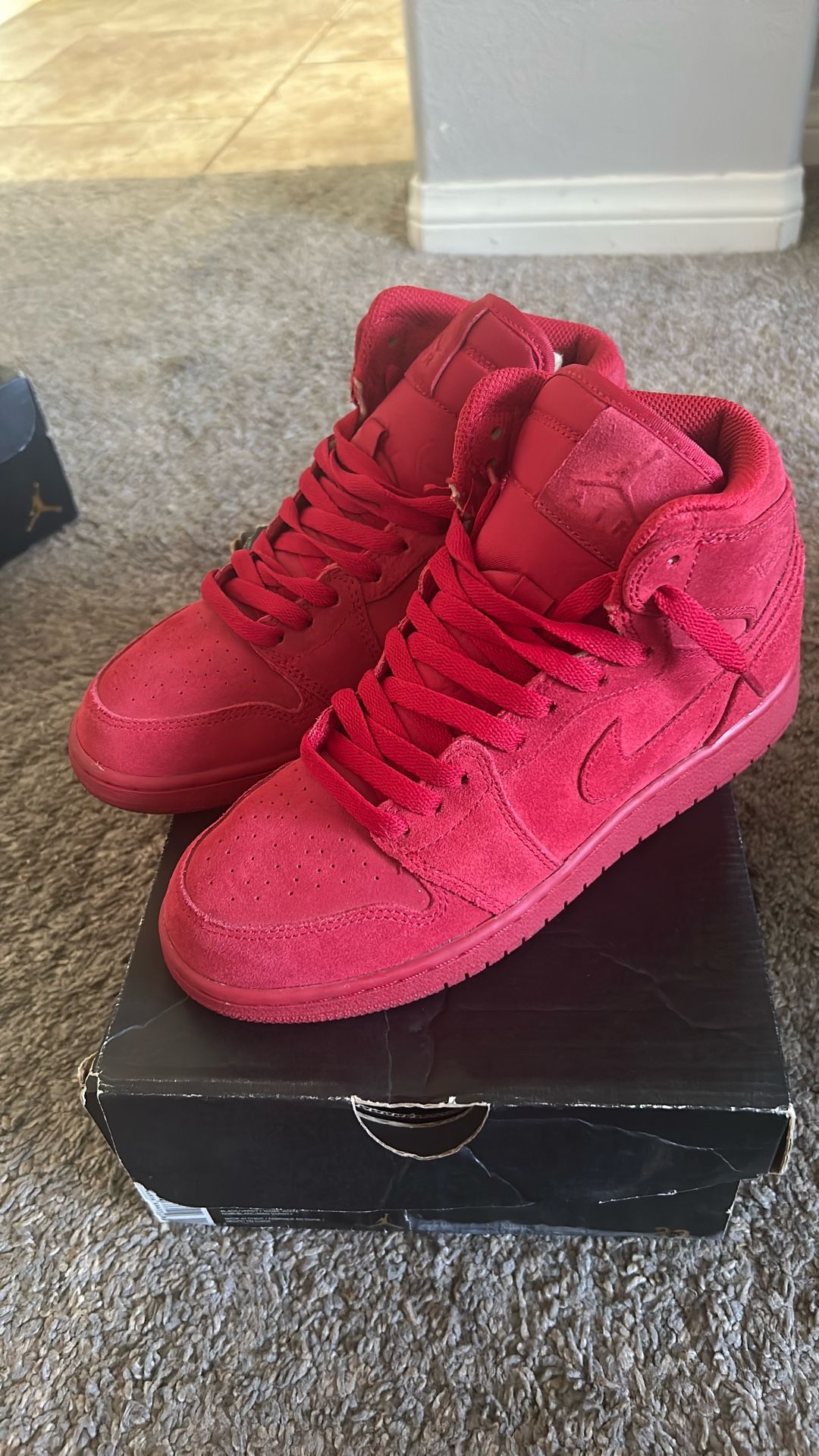 Jordan 1 Retro Red Suede