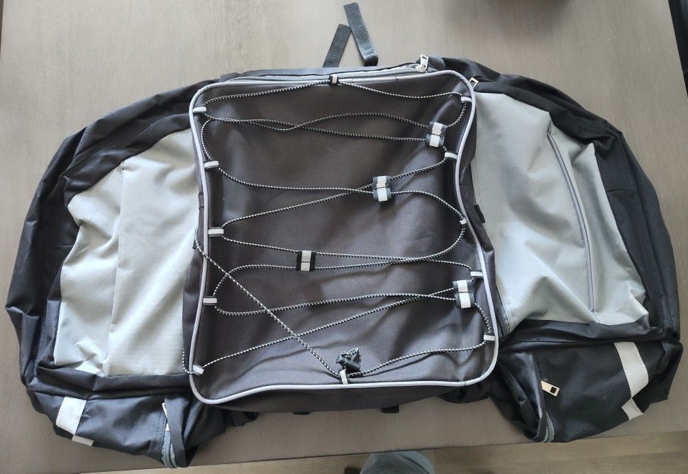 Saddle bag, with rain poncho, for bicycle