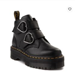 Women’s Dr. Martens Devon Hearts Quad Boot