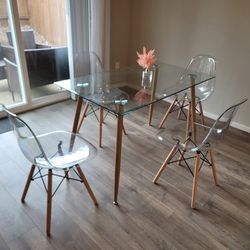 Glass Table and 4 Clear Chairs_Like New