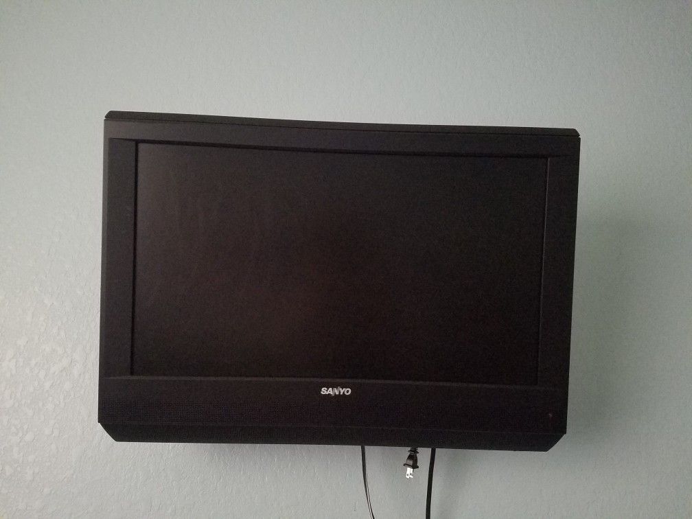 SANYO TV WITH MOUNT INCLUDED 24 INCH APROX.