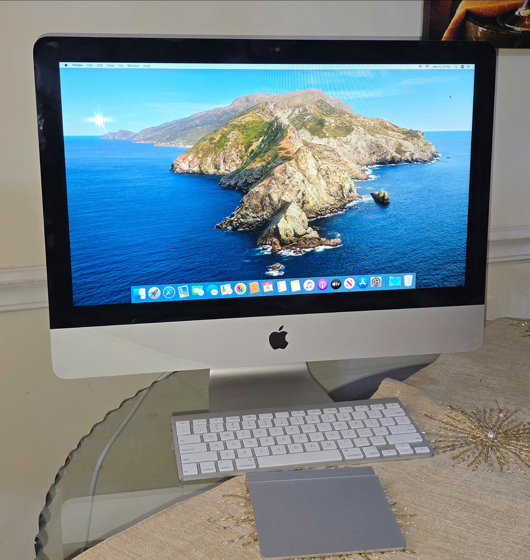Mac Os Catalina excellent Apple computer all in one. 21.5 inches.