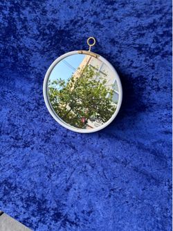Good condition  mirror 10 x 10“