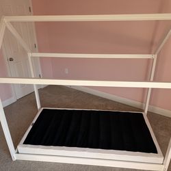 Montessori House Bed