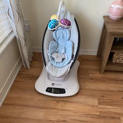 4Moms MamaRoo Swing