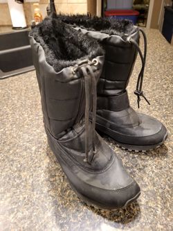 Women size 8 Nelly black winter boots