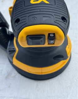 DEWALT XR 20-Volt Brushless Variable Speed Random orbital Cordless Sander with Dust Management