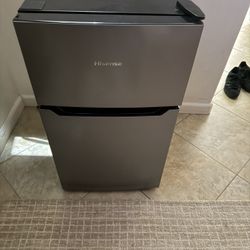 Hisense Mini Fridge And Freezer