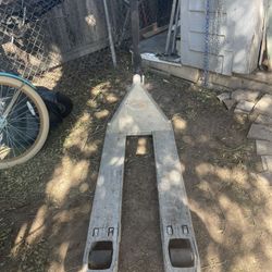 Crown Pallet Jack