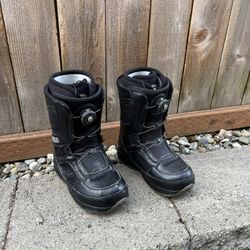 Snowboard boots  size 9