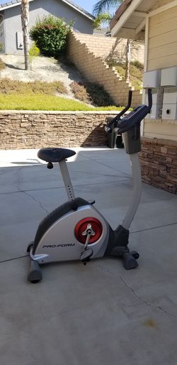 Pro Form 380 CSX Recumbent Bike. In good, working condition.