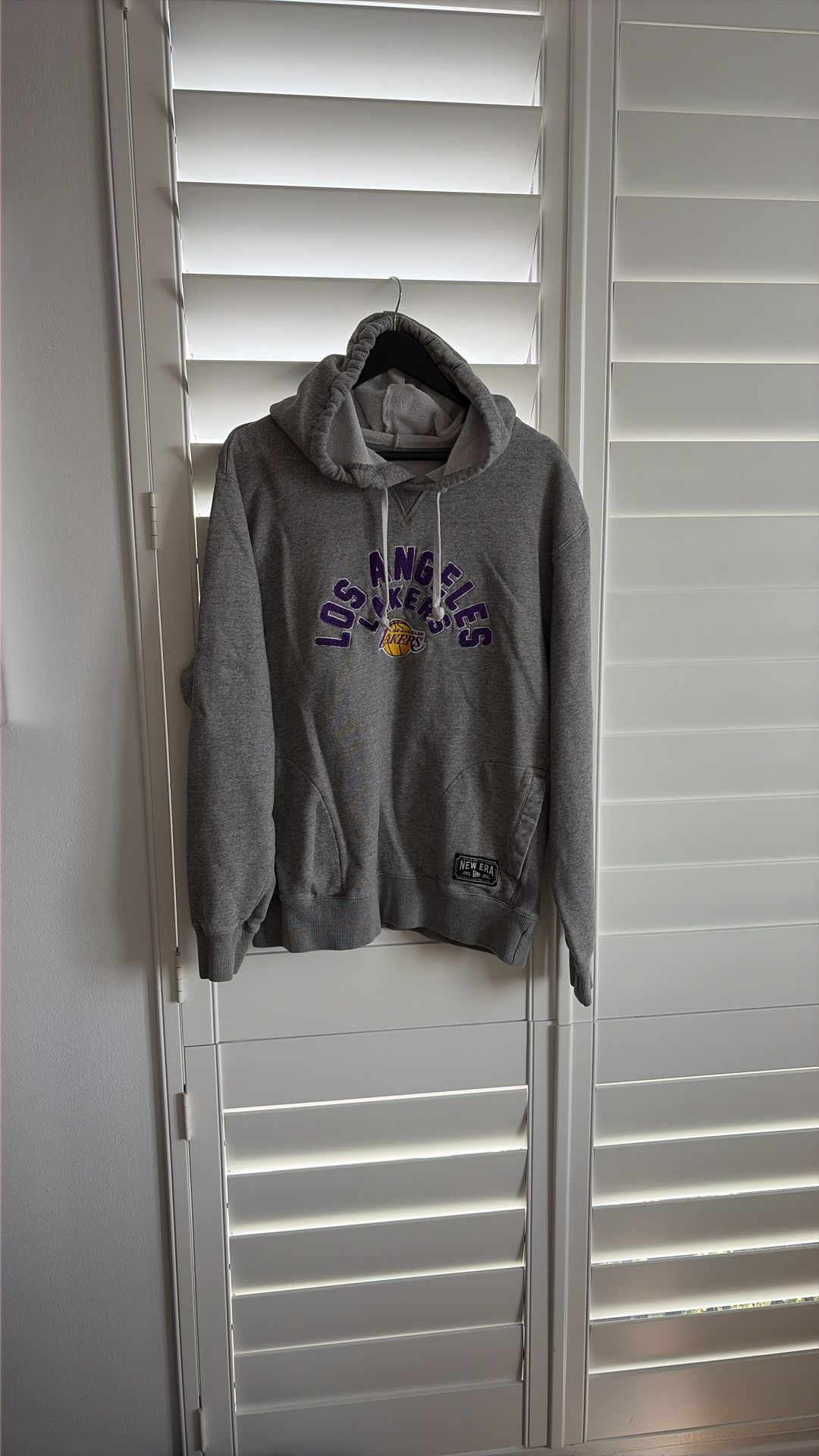 Authentic LAkers Hoodie Large