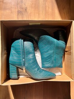 Steve Madden Nadalie Turquoise Croco Ankle Boots
