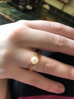 Ladies Pearl/CZ Ring, Size 7