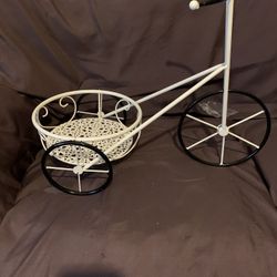 DECORATIVE TRICYCLE PLANTER CHECK OUT MY PROFILE FOR MORE GREAT ITEMS   