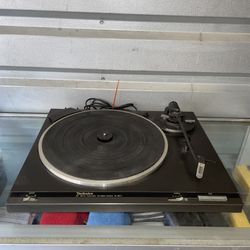 Vintage Technics Model SL-B211U Turntable/ Record Player