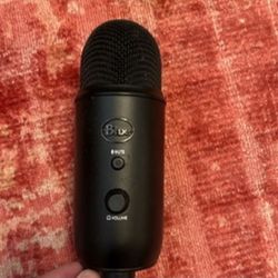 Blue Yeti Microphone(Used)(Black)
