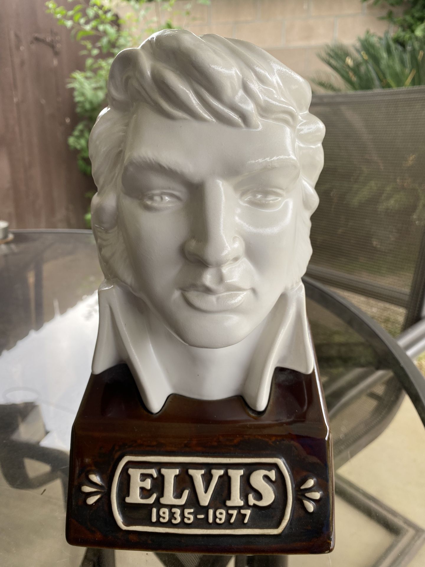 Vintage 1977 ELVIS PRESLEY Head White PORCELAIN BUST McCormick WHISKEY DECANTER