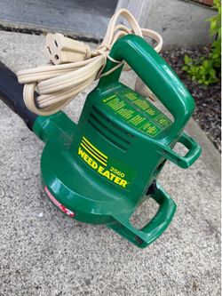 Weedeater Electric Leaf Blower in great shape! Comes with extension cord.