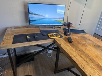 100.00For 1 Desk The Other Sold