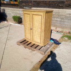 Nice Entertainment Shelf In Very Good Condition Has One Drawer And Shelfing  And A Spot For Tv