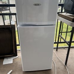 mini fridge/ mini freezer