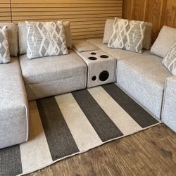 Modular Couch (can Deliver)