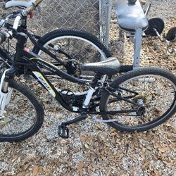 Specialized Hotrock Kids Mountain Bike