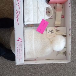 Betsey Johnson 4 Pack