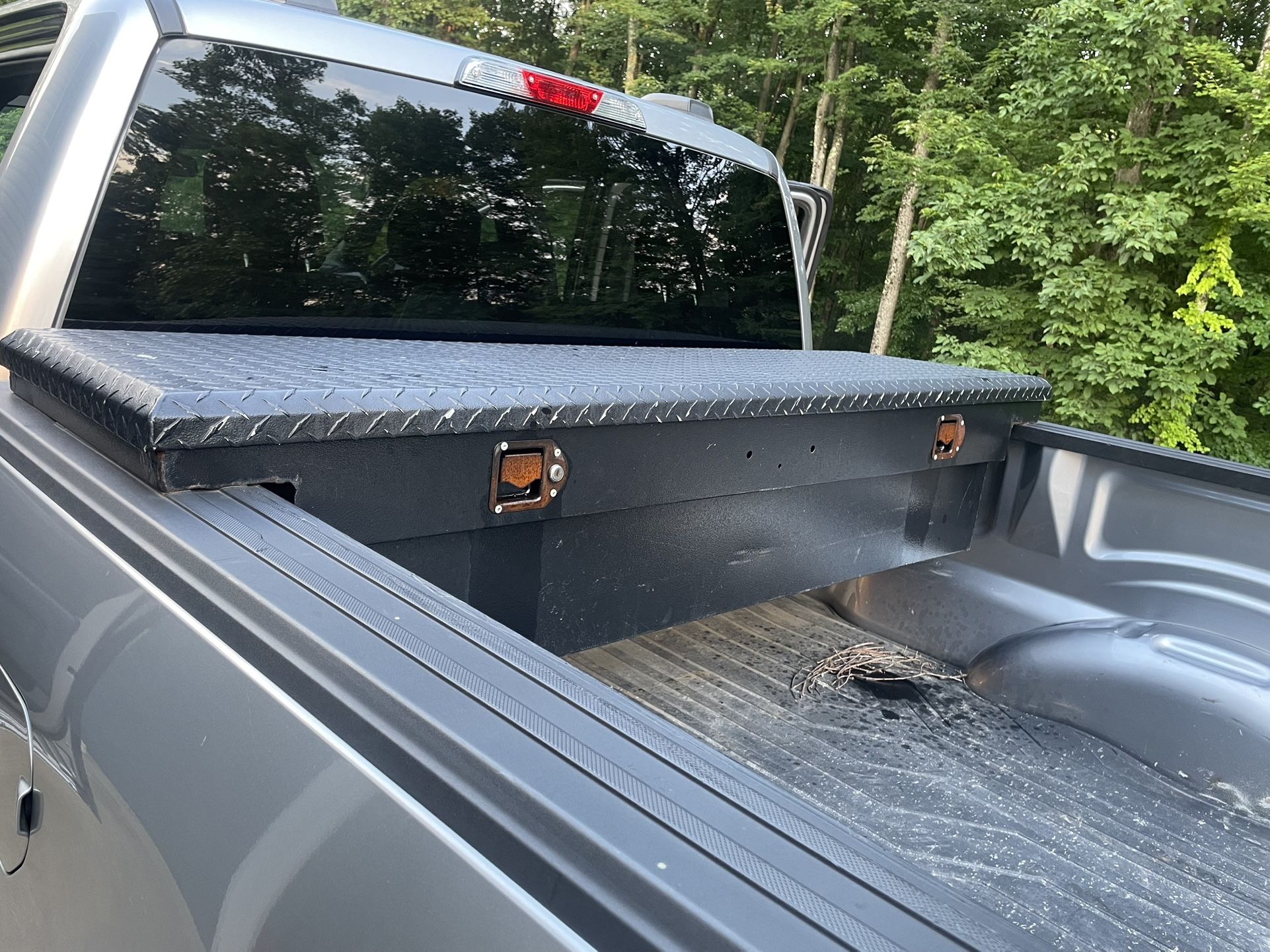 Truck bed Tool box