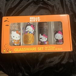 Hello Kitty Halloween Glassware Set