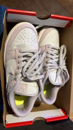 Woman’s Nike 6.5 Great Condition! Suede