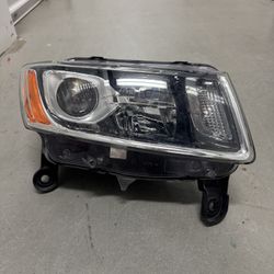 2014 Jeep Grand Cherokee Headlight Assembly