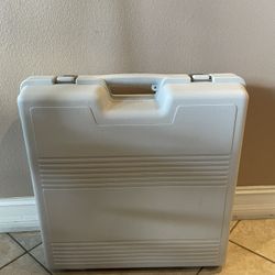 LARGE HARD CASE LIKE NEW