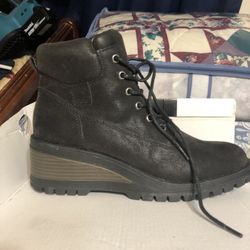 Black Boots With Wedge Heel