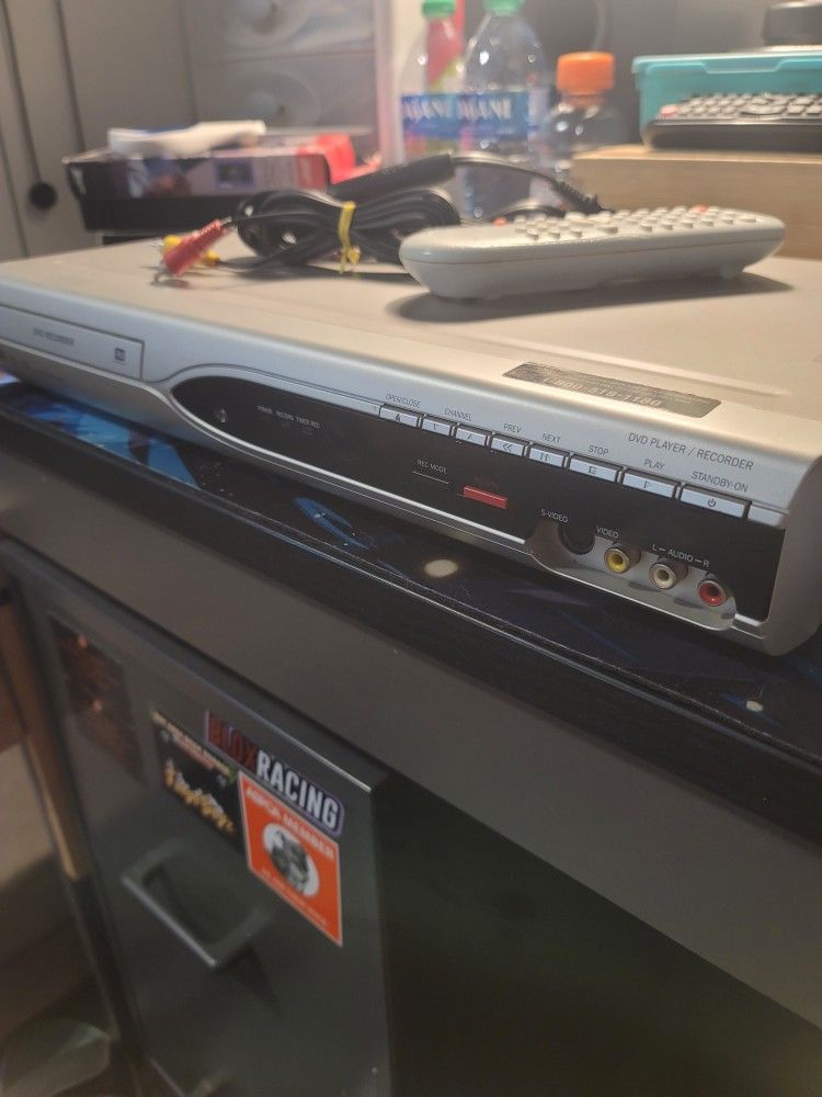 SV2000 DVD Recorder Player Model WV10D6