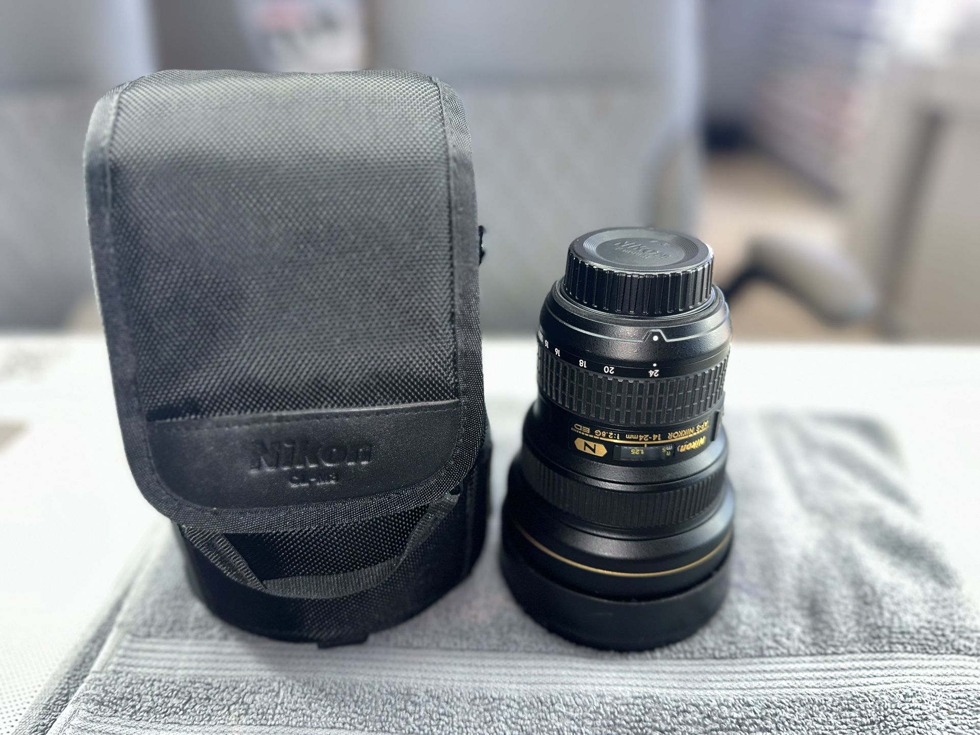 Nikon 14 24 wide zoom lens
