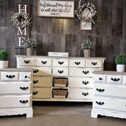 Dresser And Nightstands 