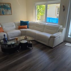 Sofa Seccional Con 3 Reclinables ,2  Puertos USB.  Regalo Las Mesas.