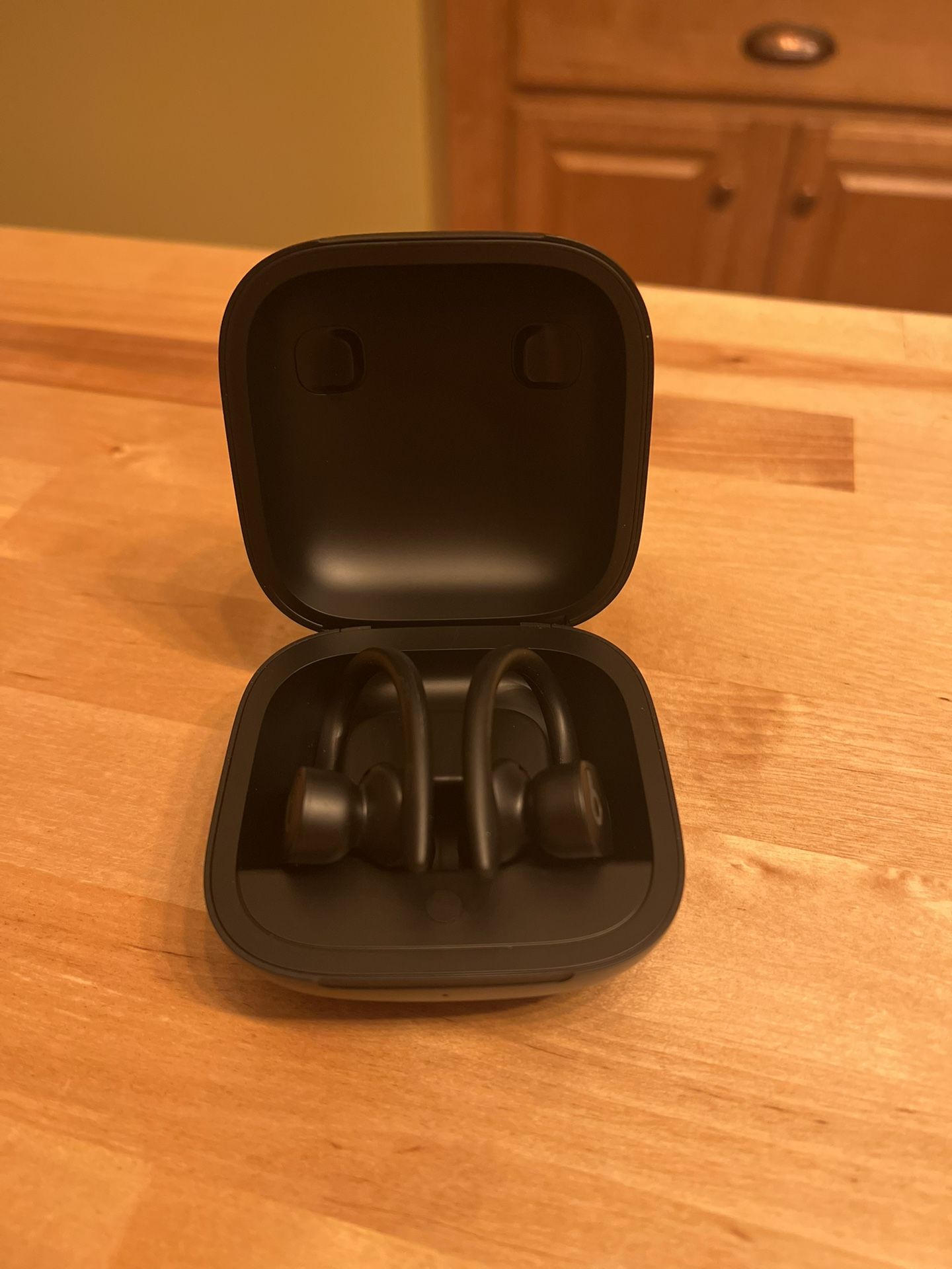 Powerbeats Pro 1