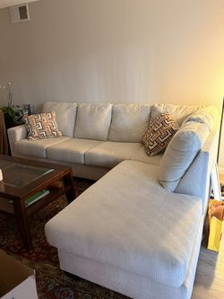 2-Piece Sectional w/ Chaise