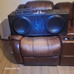 JL  Audio 12inch Speaker 500watts Each Speaker  JL Audio Amplifier 500 Watts 