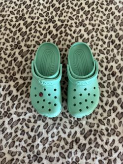 crocs