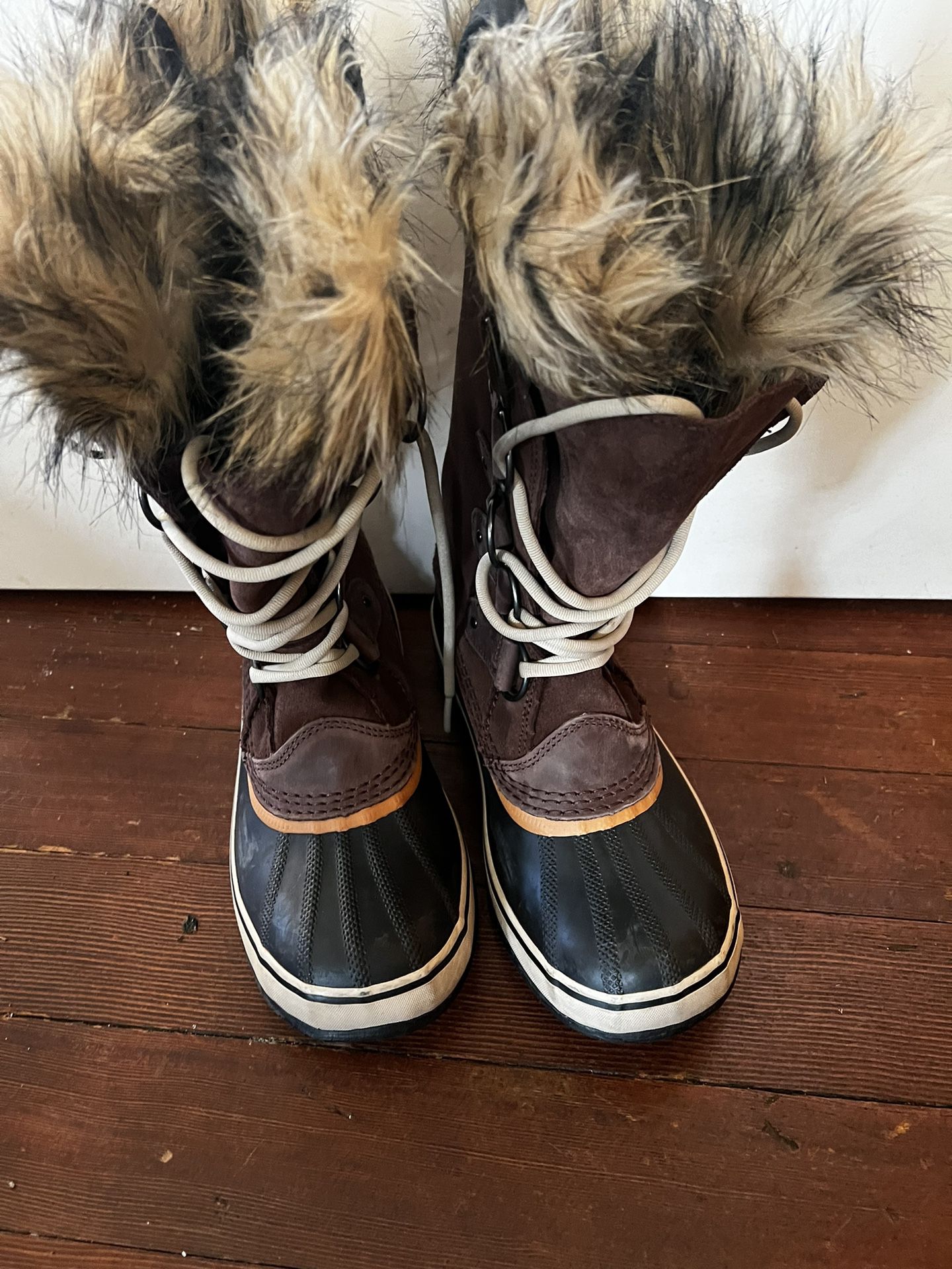 Like New Sorel Women’s Size 8.5 Snow Boots