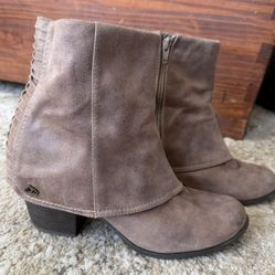 Fergalicious By Fergi Boots 9 Liberty Ankle Brown Suede Block Heel Bootie Trendy