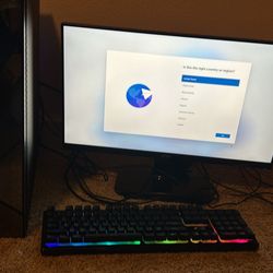 GAMING PC WITH MONITOR KEYBOARD MOUSE N MIC