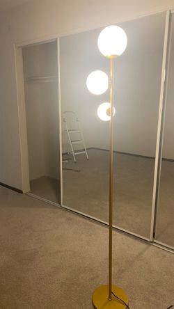 Floor Lamp Gold with 3 lightbulbs